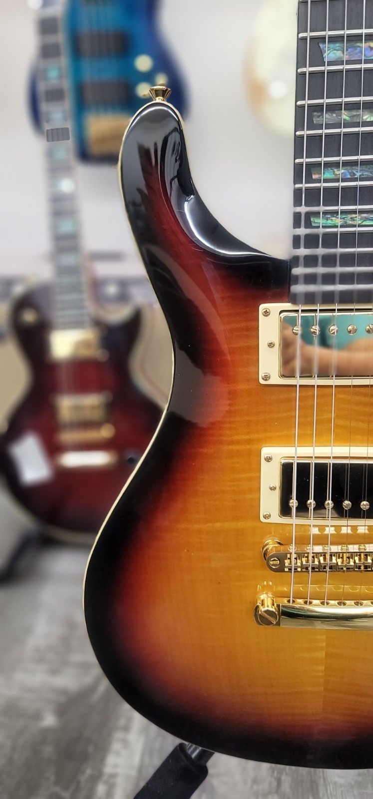 AIO Wolf W400 Electric Guitar – Sunburst Setup with 9-42 Strings GS-012