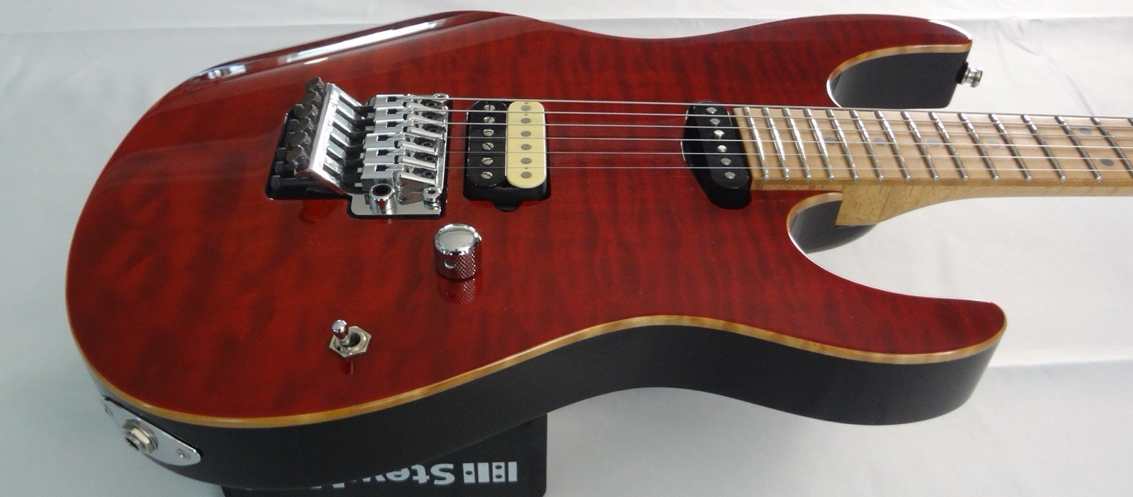 Suhr Modern Trans Red Quilt Maple Top – Roasted Birdseye Neck – Gotoh Floyd Rose