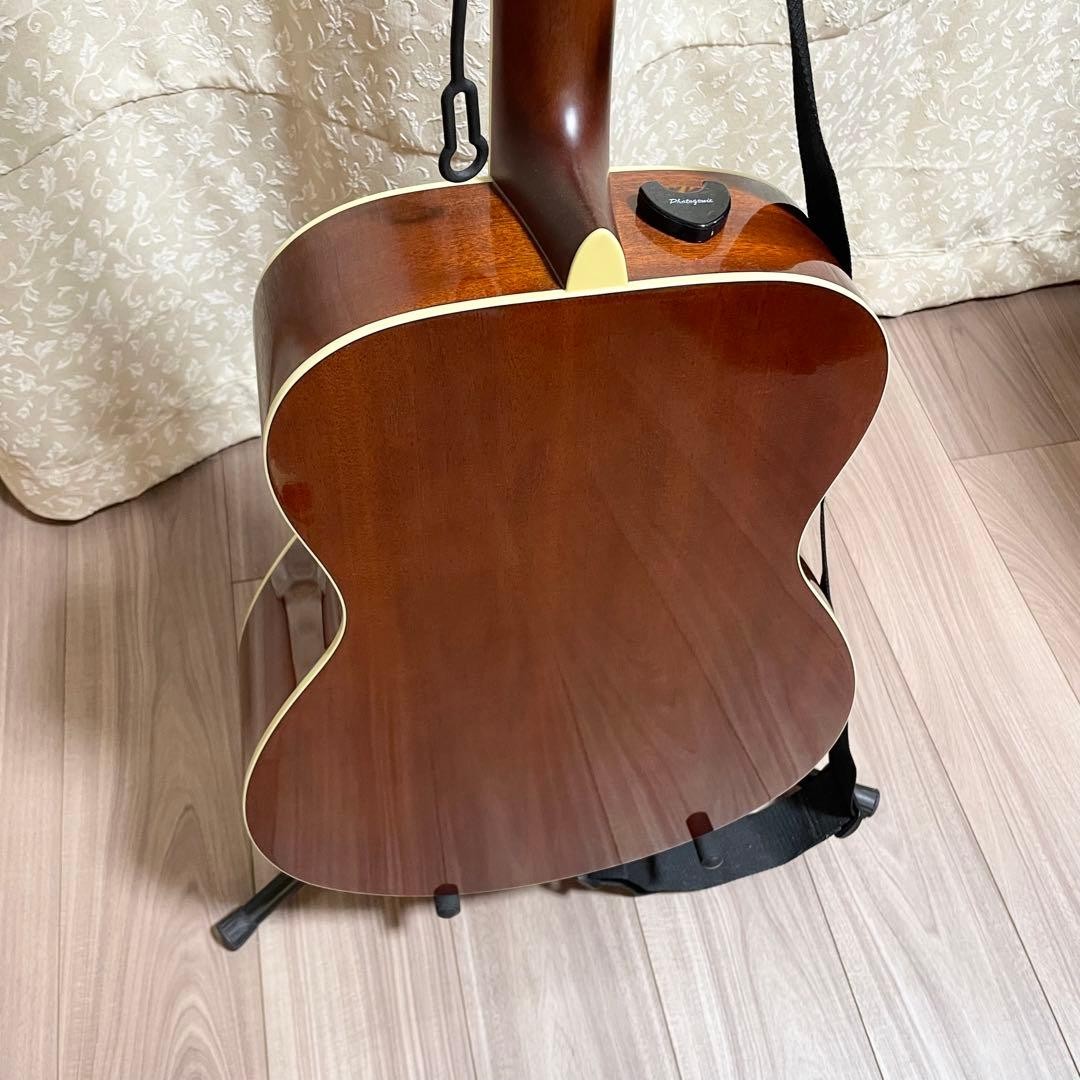 YAMAHA FS820 acoustic guitar