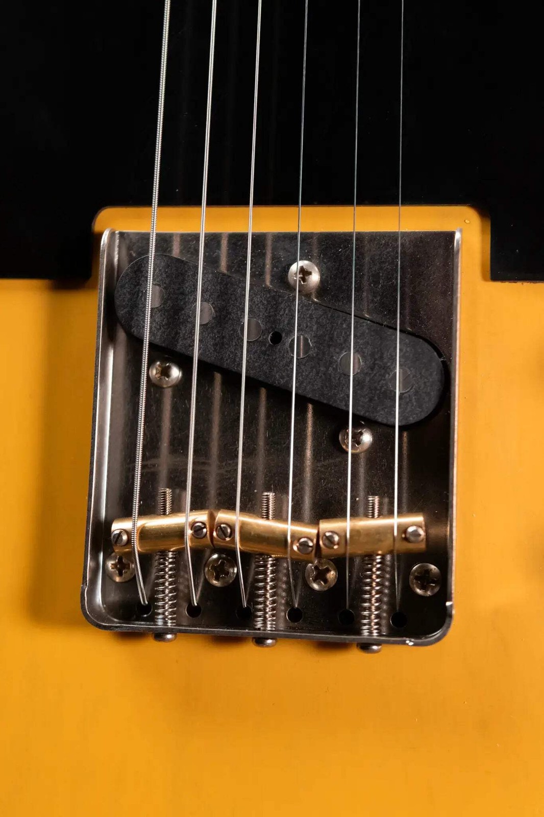 Nash T-52 Ash Body Light Aged Electric Guitar – Butterscotch Blonde with Hardshe