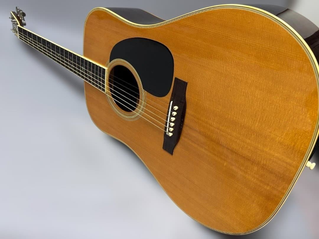 Finest veneer top! Truly super Martin sound! Cat’s Eye CE-400Super beautiful