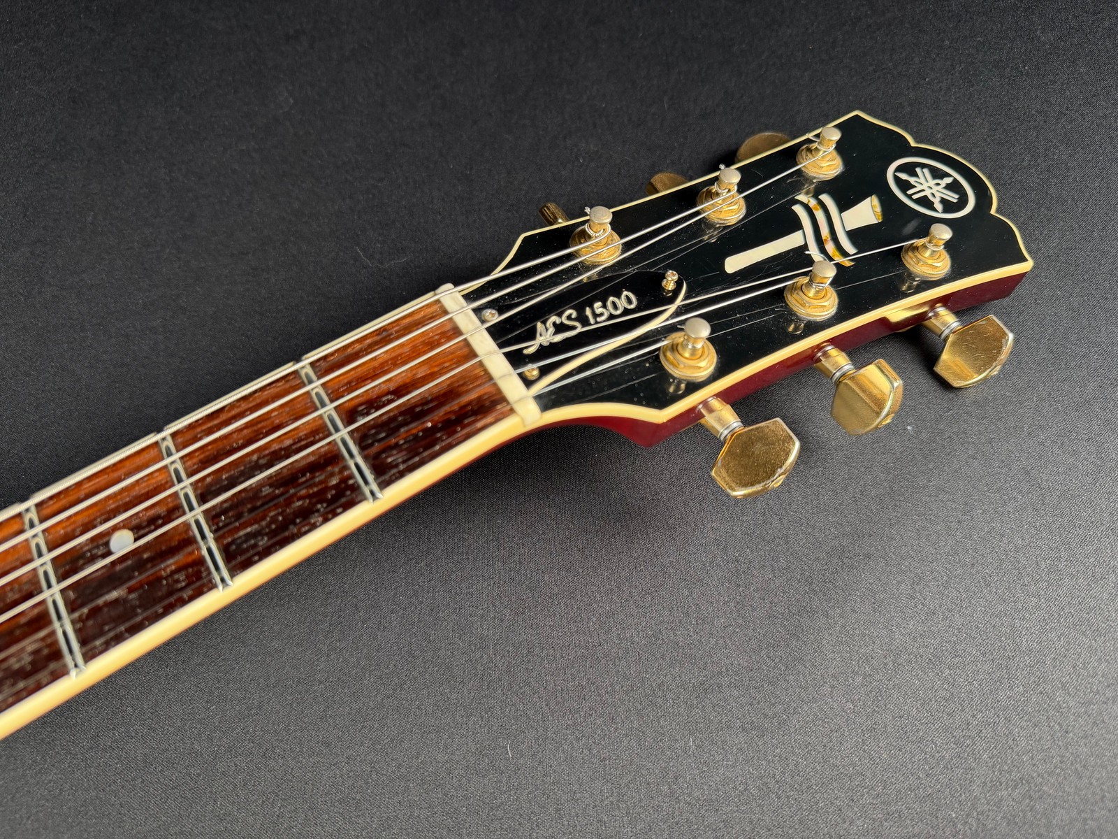 Yamaha AES 1500 Hollowbody Guitar (1994)