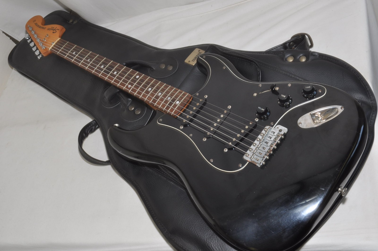 Fender Japan Squier ST72 Large Head Black Electric Guitar Ref No 7210