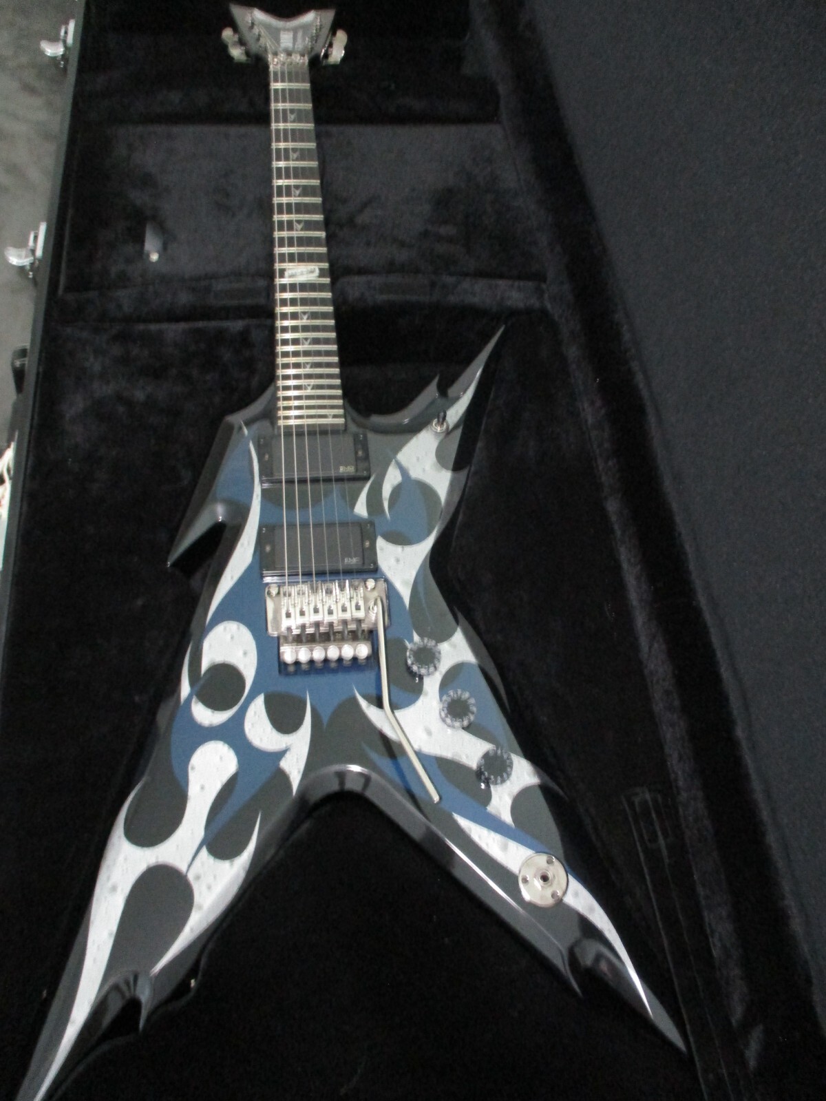Dean RZR Razorback Black with blue &silver flames and EMG pickups