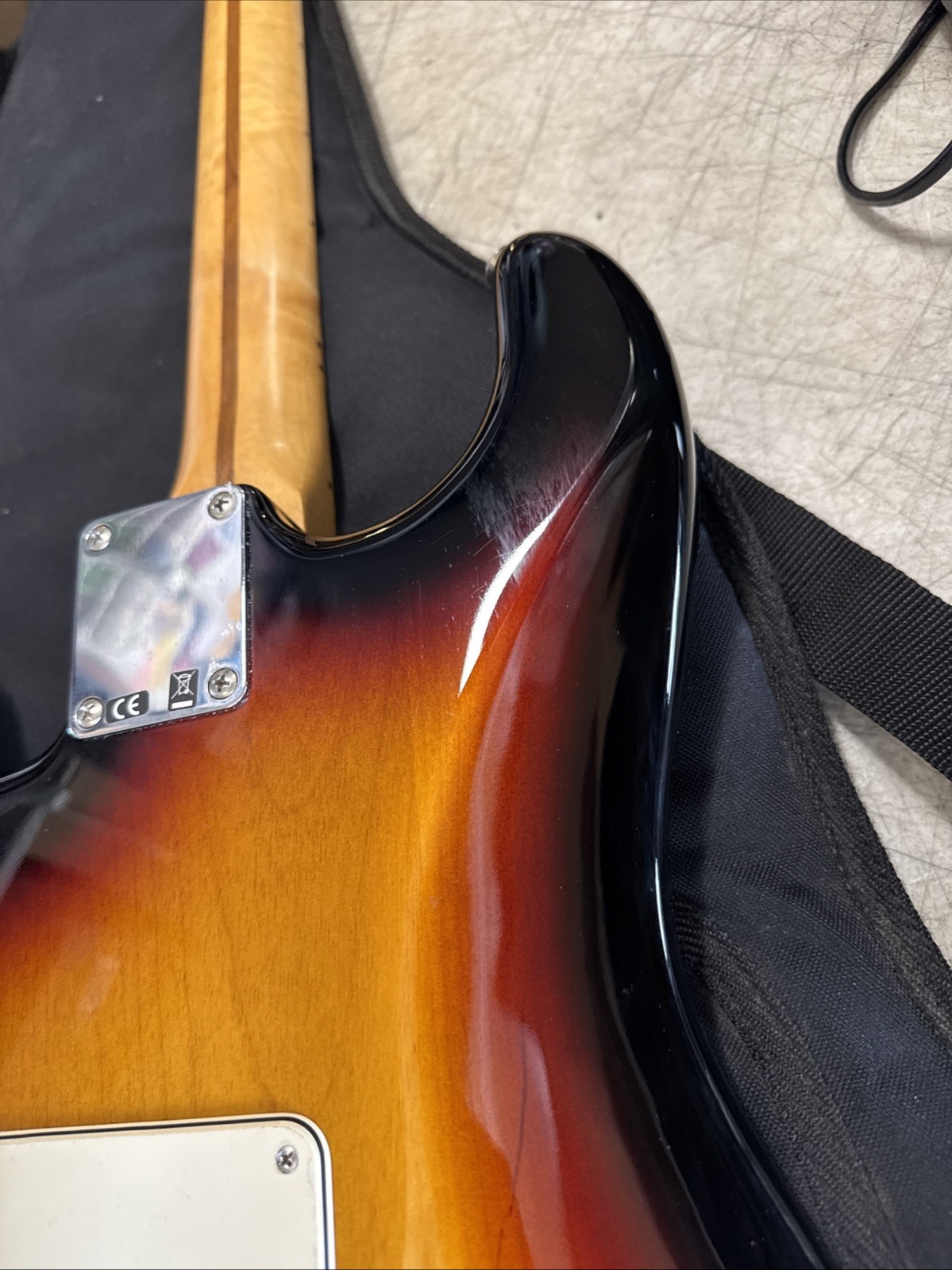 2013 Fender MIM Standard Stratocaster sunburst Guitar w/ 60s Logo – Nice! + case