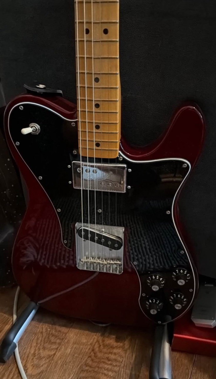 Fender American Vintage II 1977 Telecaster Custom, Red with Hard Case