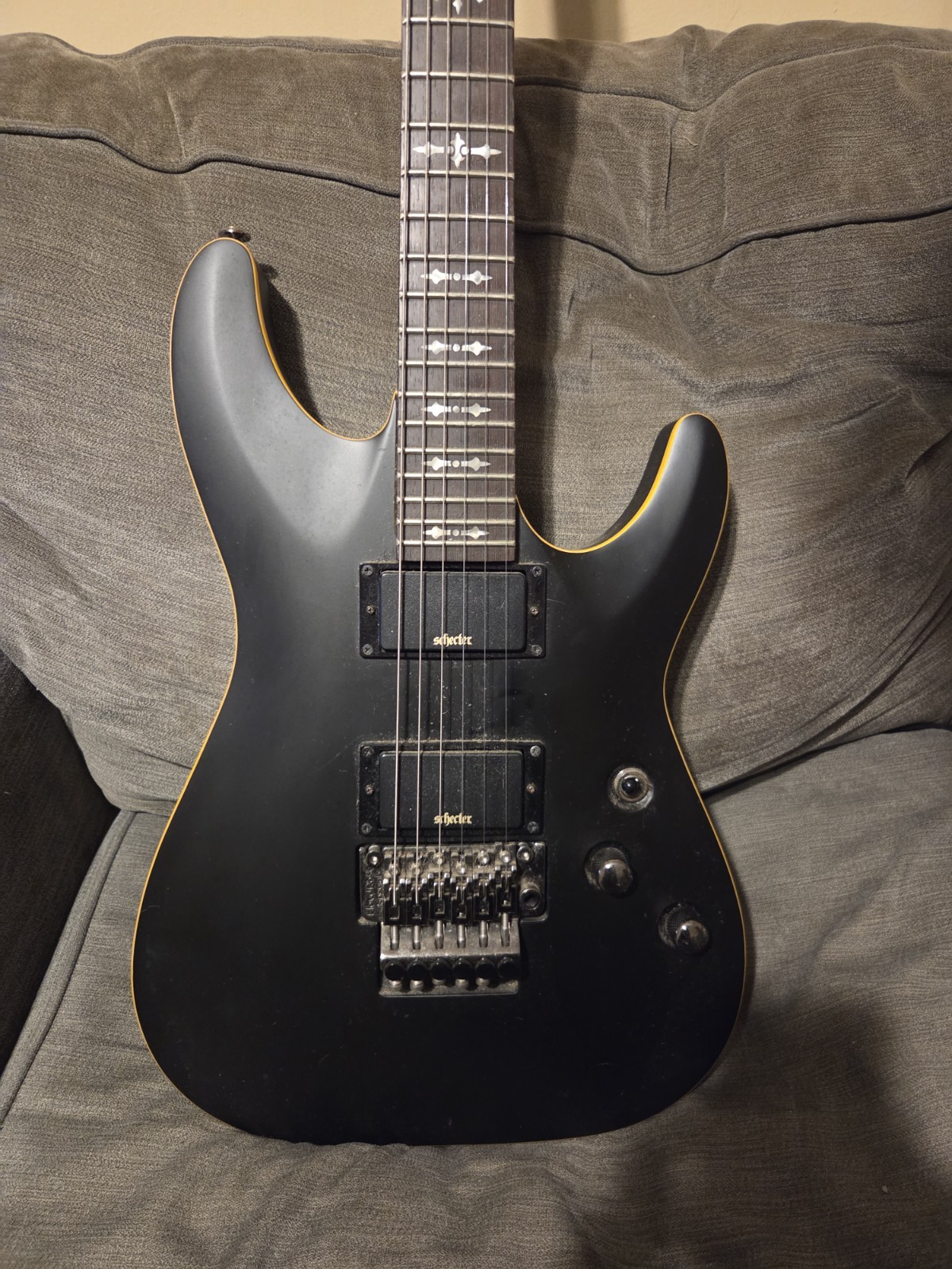 Schecter Demon 6 FR Diamond Series Black 6-String Solid Body 24-Fret RH Guitar