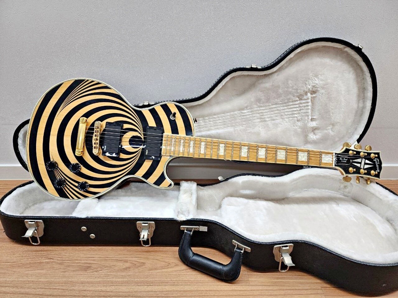 Gibson Zakk Wylde Vertigo with Original Hard Case Bullseye