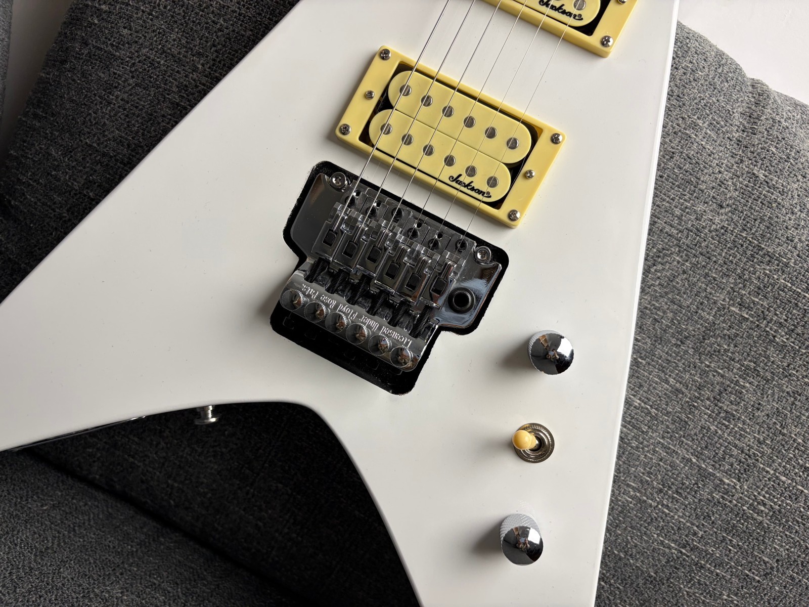 White Jk Flying V King V Electric Guitar Glossy Floyd Rose Vibrato