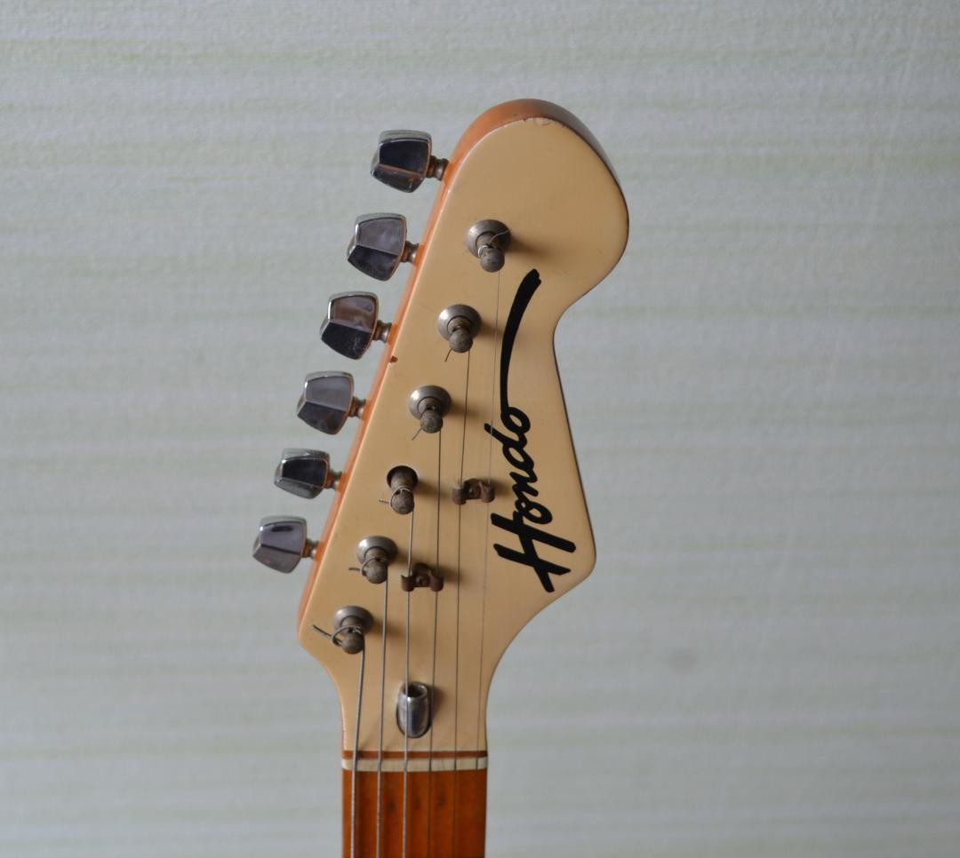 Vintage Hondo Strat Electric Guitar With S Case