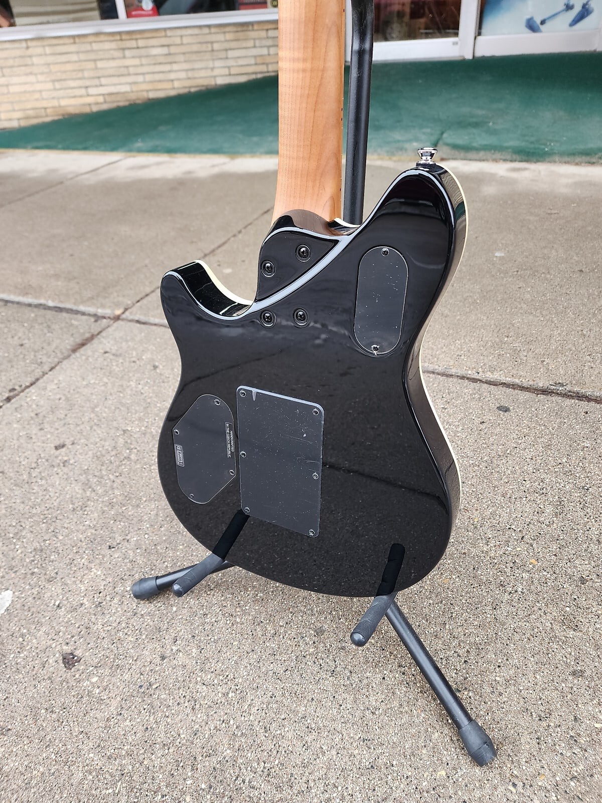 Peavey HP 2 Poplar Burl RM Guitar, Roasted Maple Fretboard, Transparent Black
