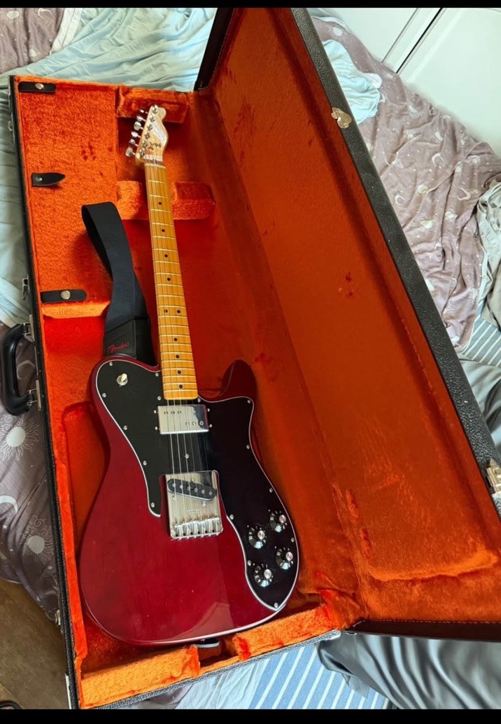 Fender American Vintage II 1977 Telecaster Custom, Red with Hard Case