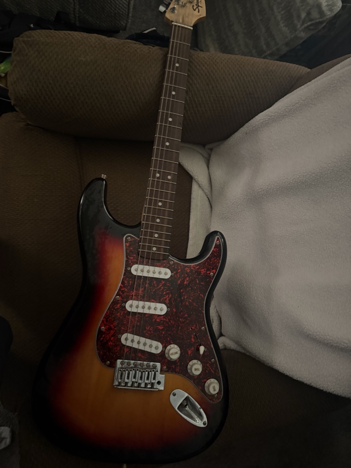 Squier STRATOCASTER S Type Electric Guitar Sunburst 6-String (P24035723)