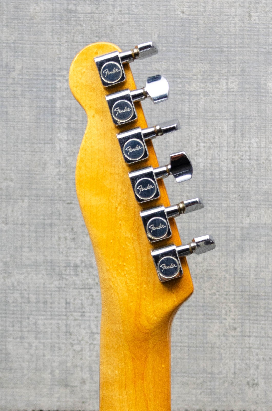 Used Fender Standard Telecaster – 3-Tone Sunburst (1984)
