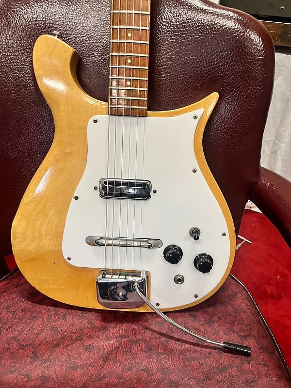 Rickenbacker 425 6 String Electric Guitar w/ Factory Vibrato 1966 – Natural