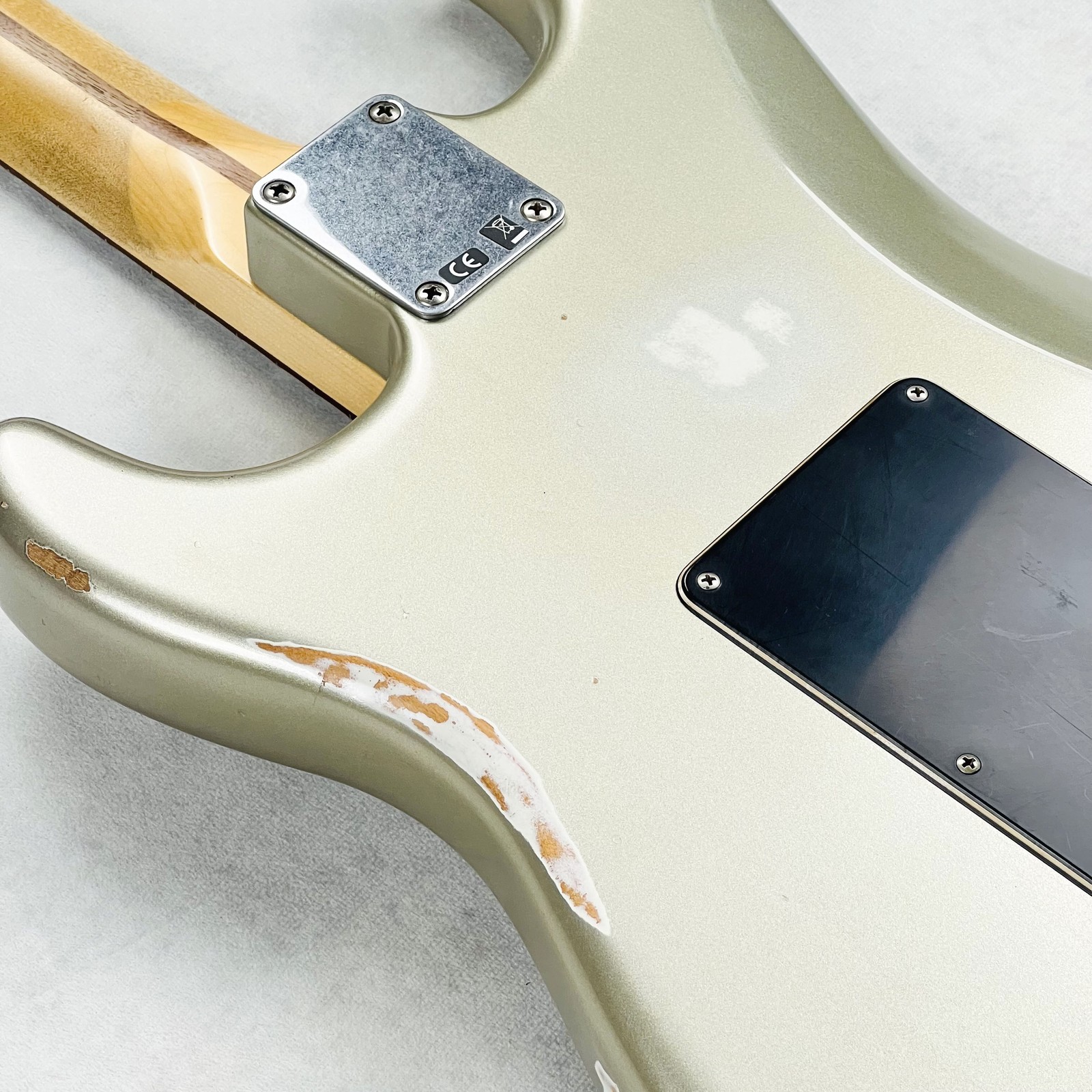 Fender Road Worn Player Stratocaster HSS 2011 – Inca Silver