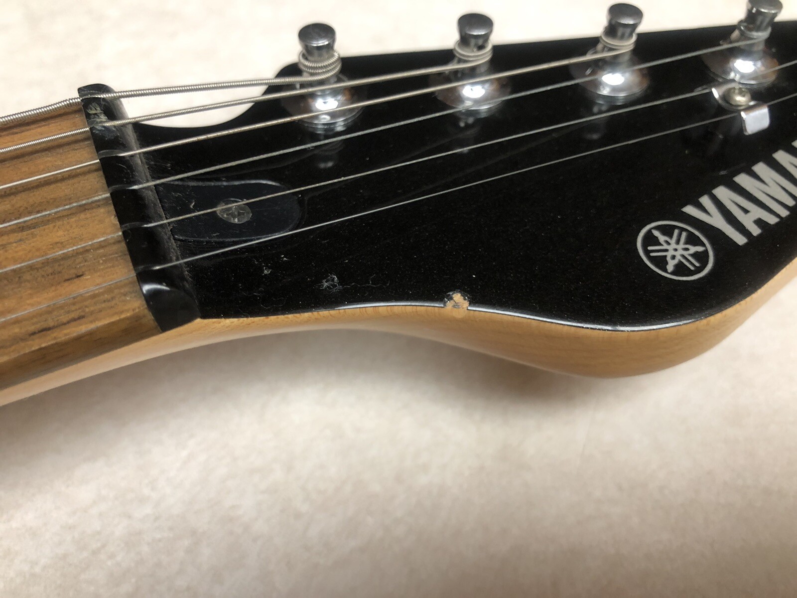 Yamaha EG 112C2 Electric Guitar Black Metallic Storage Unit Find
