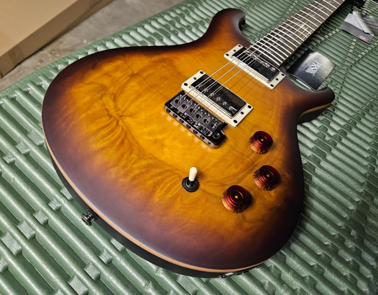 PRS SE “Exotic” DGT Laurel Burl Electric Guitar – McCarty Tobacco Burst