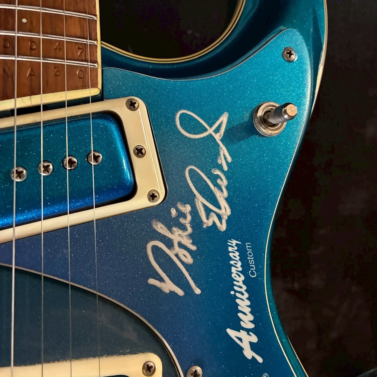 Mosrite Nokie Edwards 30th Ann Autographed Guitar Used 4.07kg