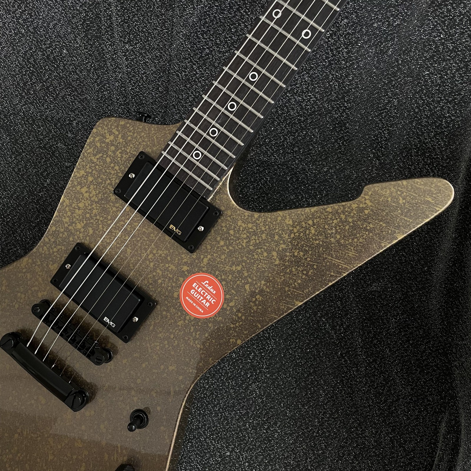 V Solid Electric Guitar H-H Pickups Bronze Copper Pearlescent Paint Black HW