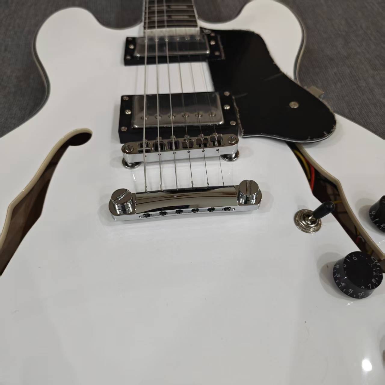 Custom 335 Alpine White Semi-hollow Electric Guitar Fixed Bridge 22Frets Ship US