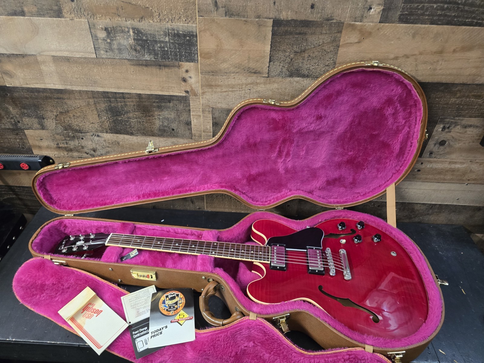 1990 Gibson ES-335 Dot Cherry Figured Top. W/ Ohsc ’60S 9.1 Lb