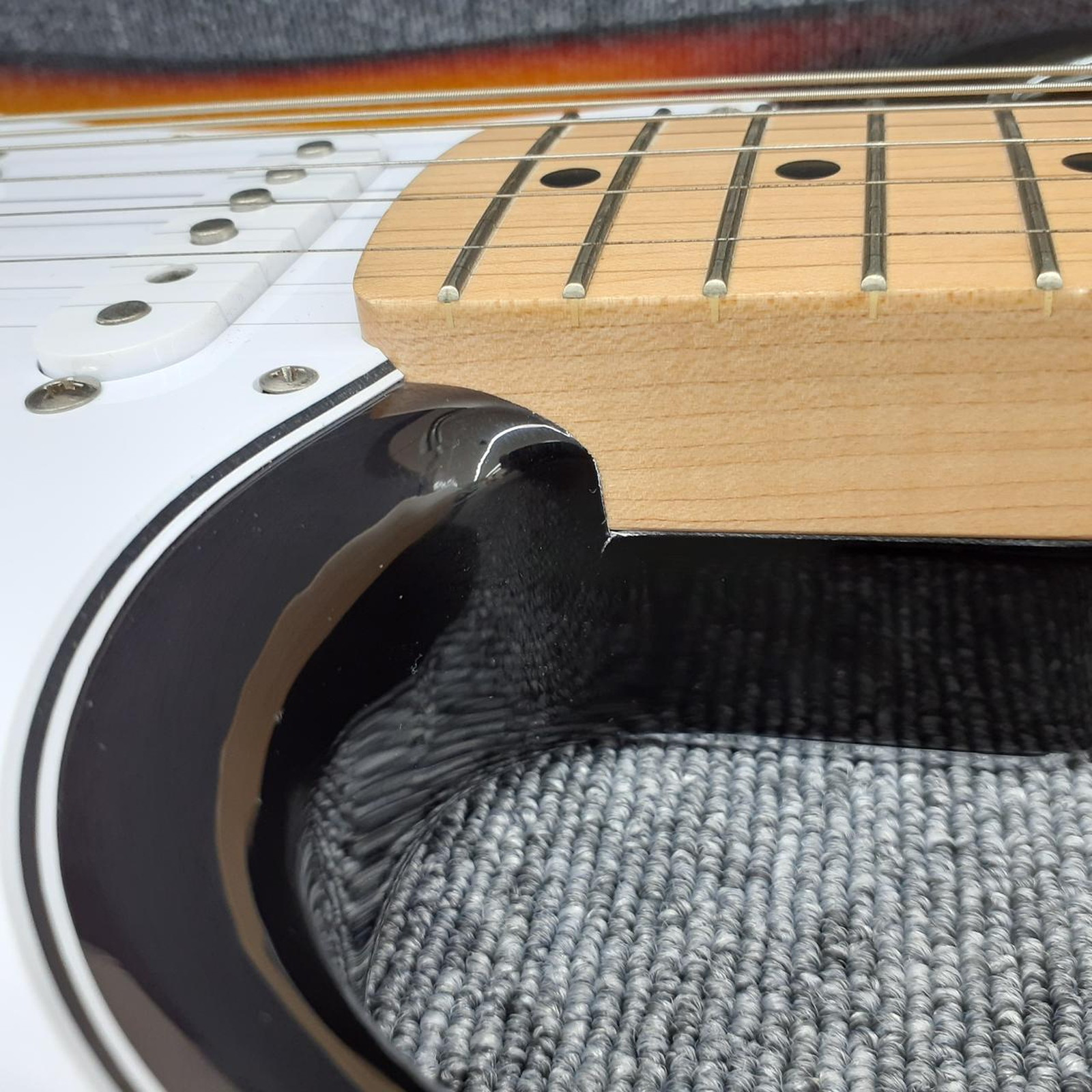 FENDER JAPAN ST-50 Used 2006 Basswood body Maple neck Maple fingerboard Sunburst