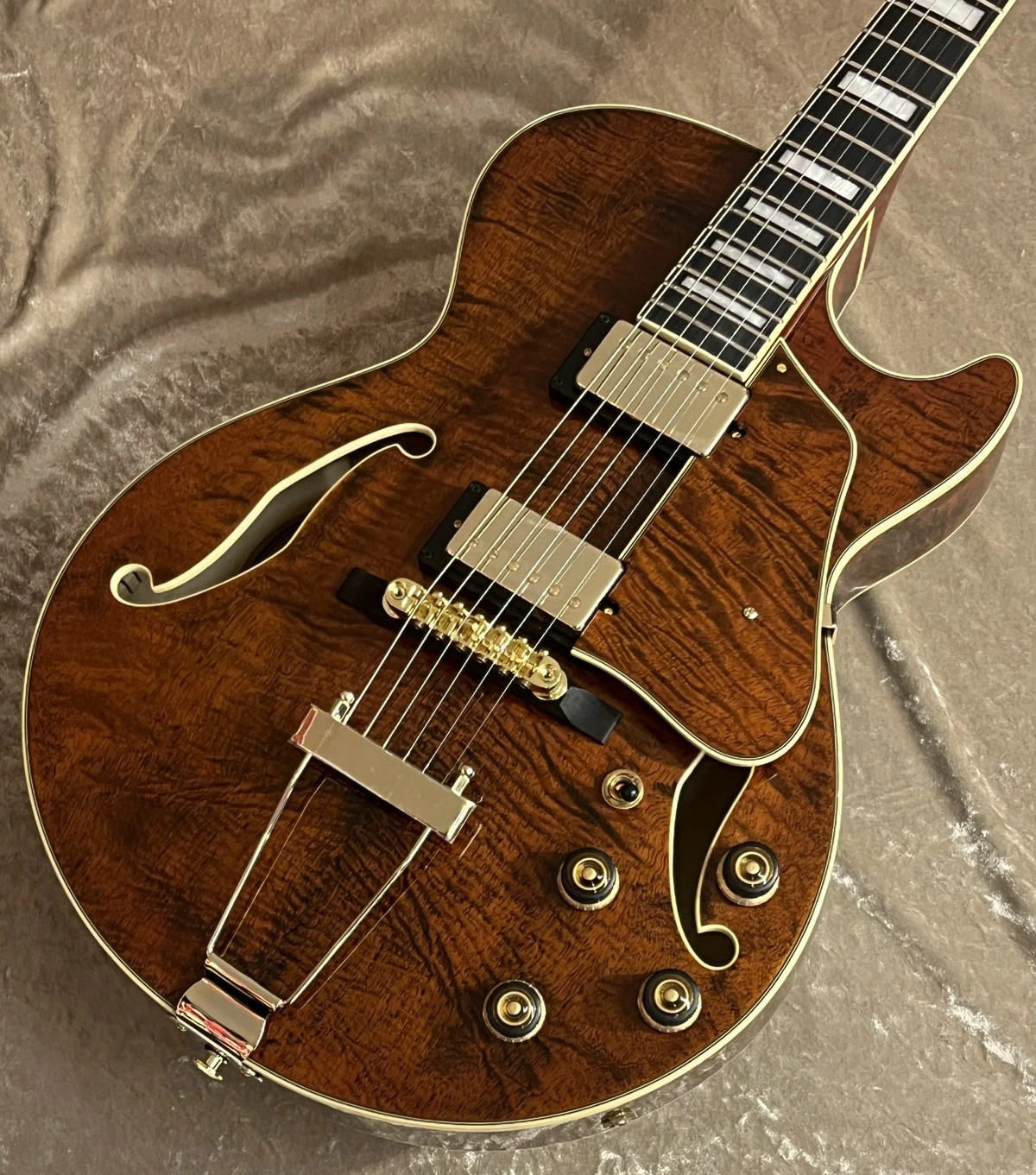 Ibanez Artcore Expressionist AG95MG DA Dark Amber sn PW25120028 2.82kg Guitar