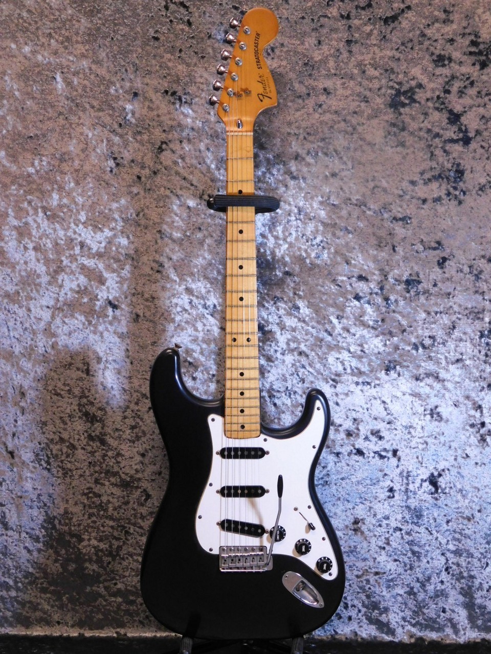 Fender Stratocaster ’81 International Color Cathay Ebony Ash Maple Used