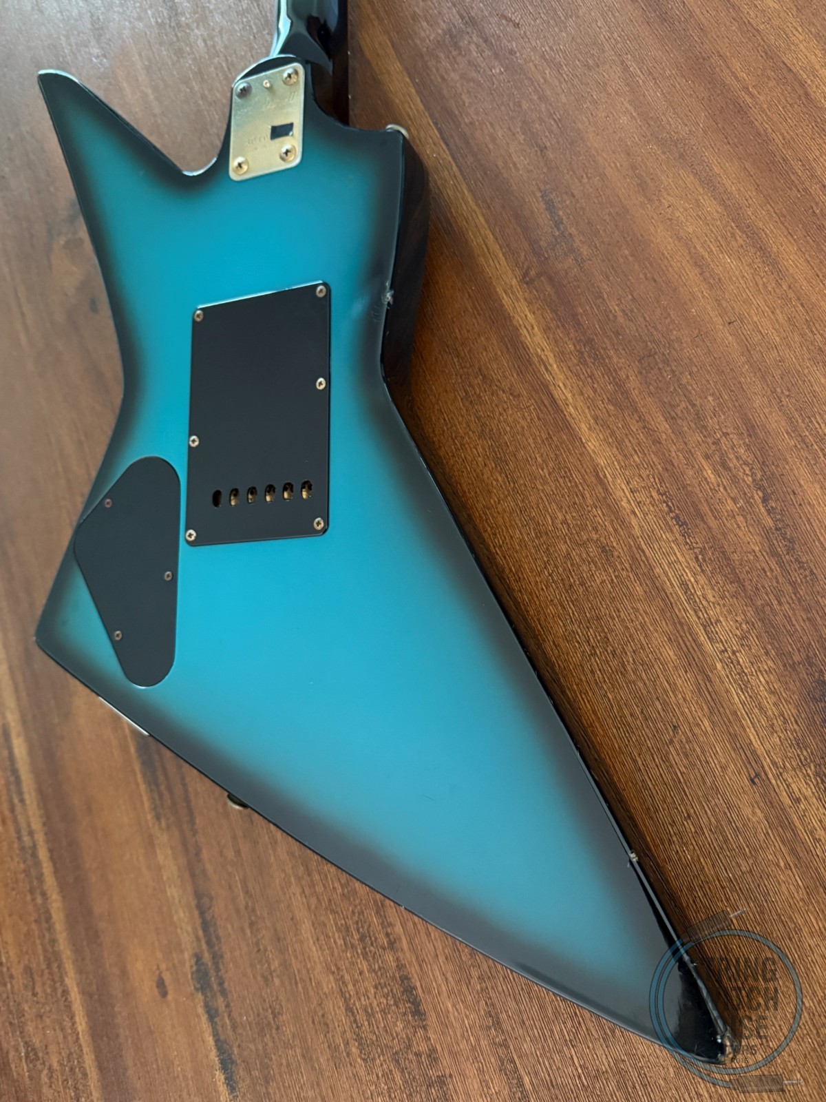 Aria Pro II, Explorer Guitar, ZZ Deluxe, Blue Black Burst, MIJ, 1983