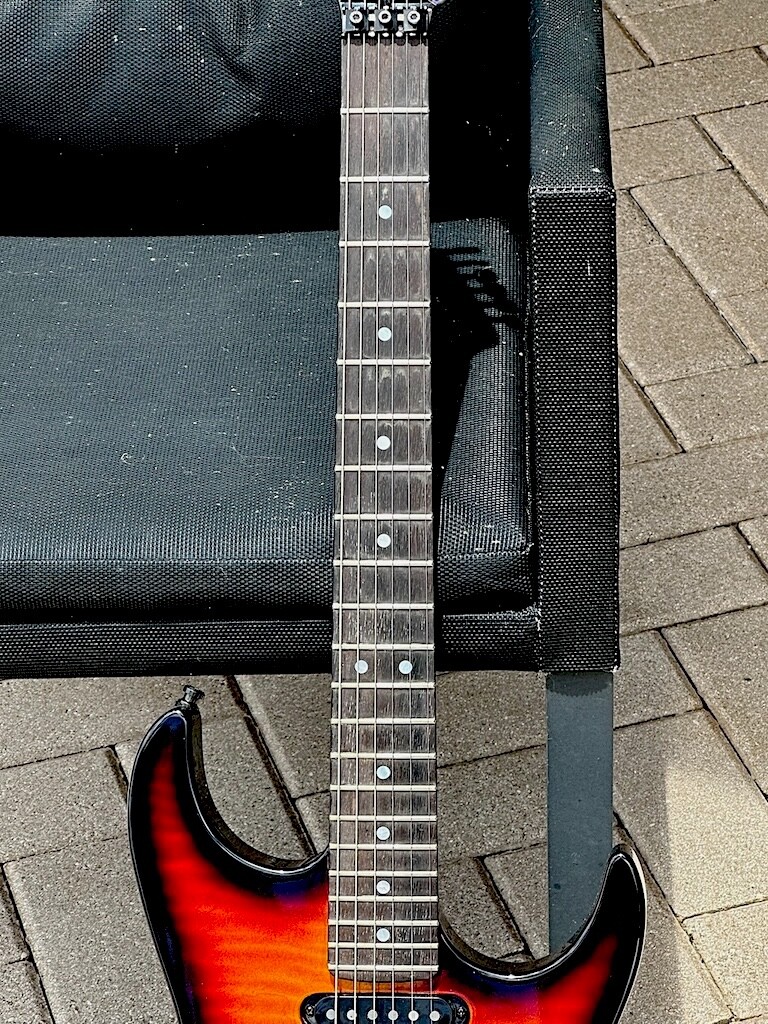 1994 Fender Stratocaster Set-Neck by the Custom Shop it’s 1 of a kind & Minty !