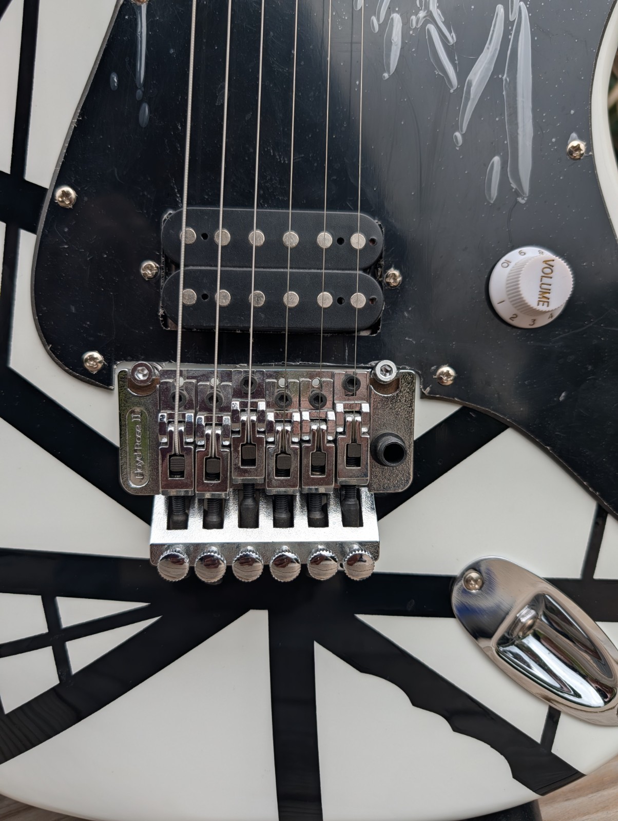 Charvel EVH Art Series w/ Soft Case (REPLICA)