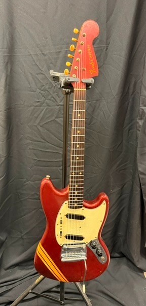 Fender 1968 Mustang Competition Red Matching Head
