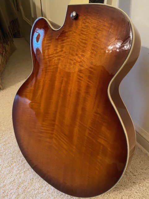 IBANEZ ARTCORE AF86 VLS-12-01  2006   Near Perfect Condition Perfect tone.