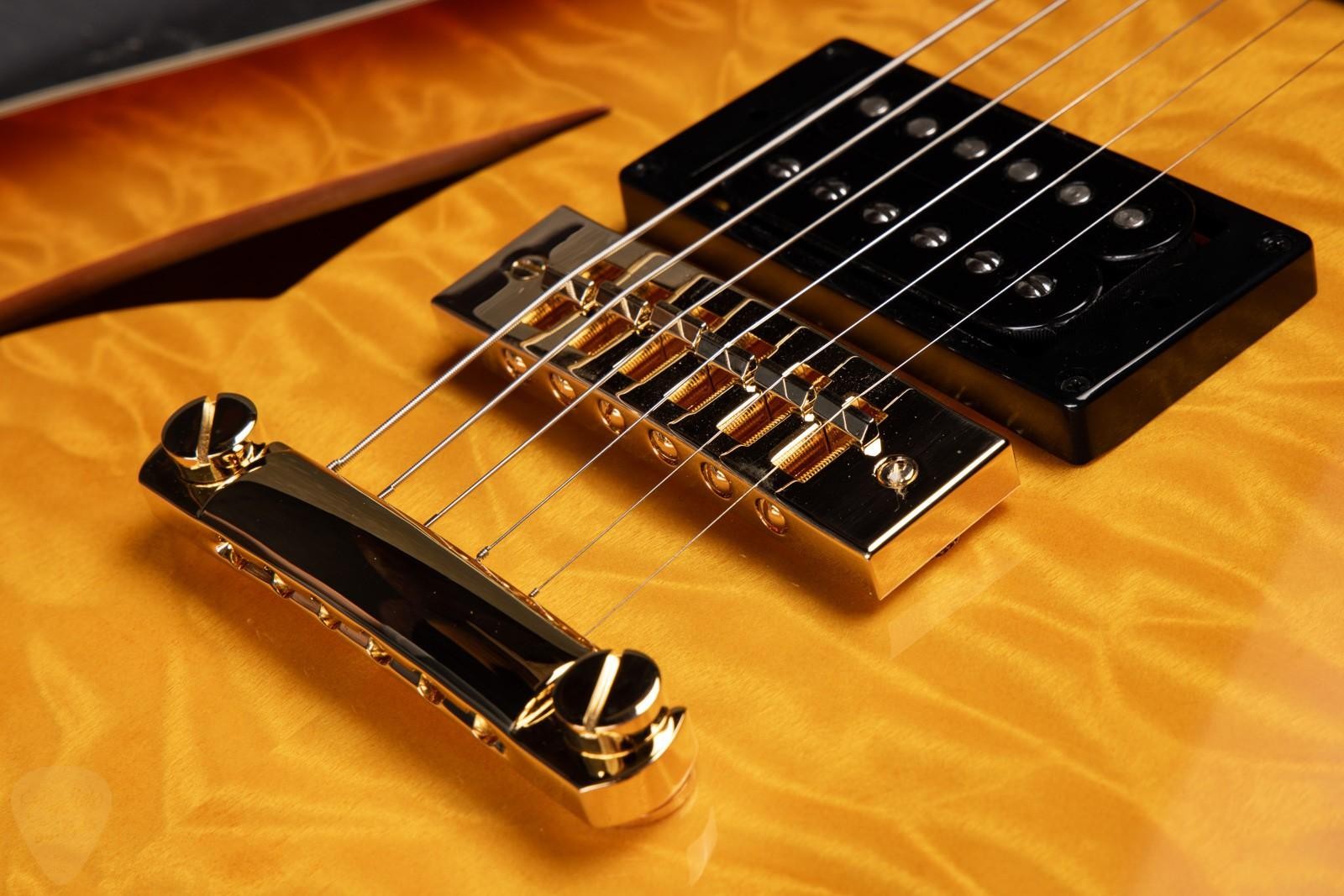 EVH SA-126 Special QM – Tobacco Burst