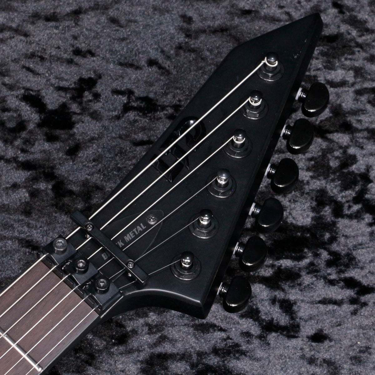 LTD Arrow Black Metal Guitar All-Black Hardware P/U Used