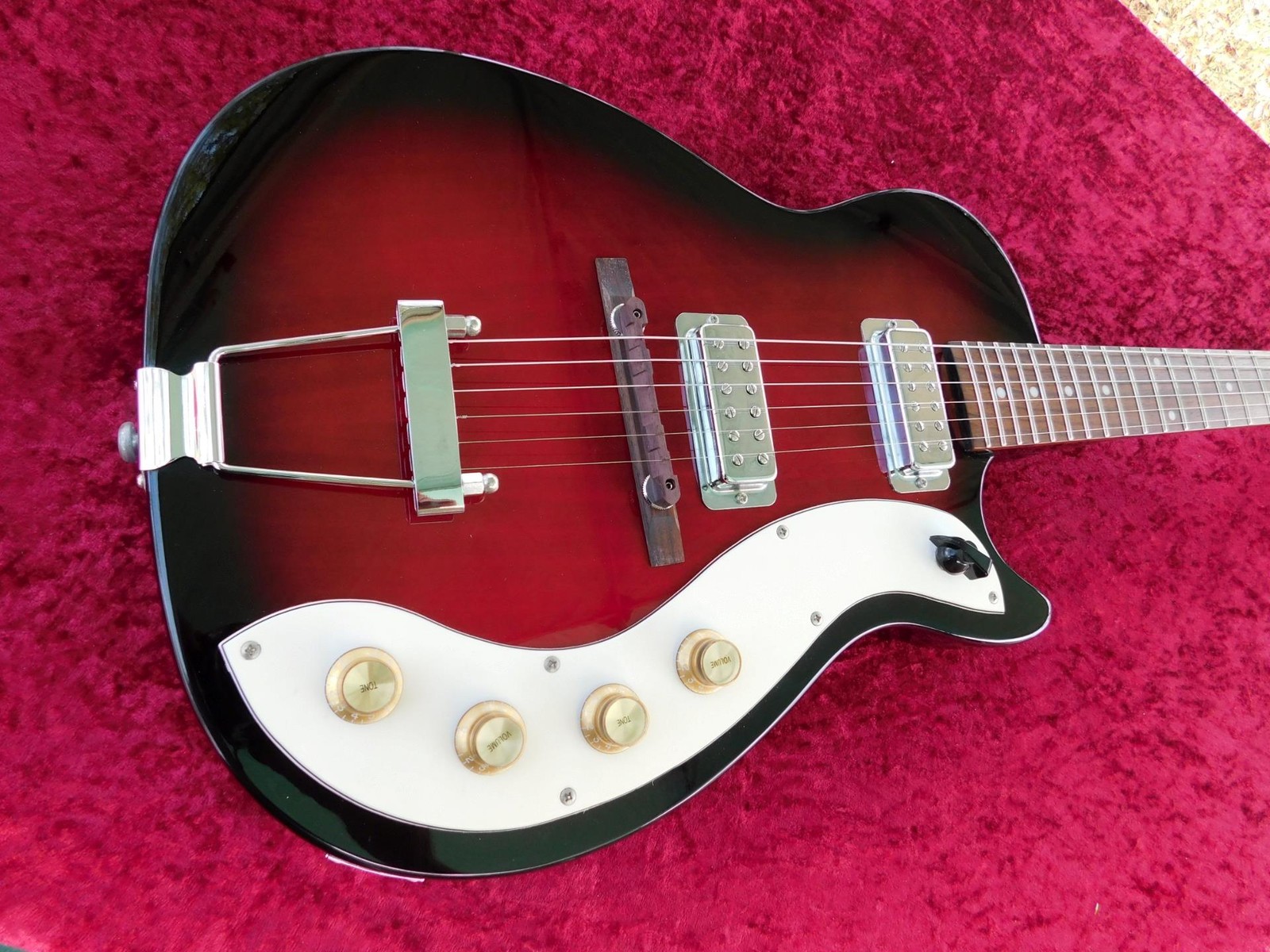 Jay Turser JT-1423, 60’s Style Electric Guitar, Capacitors Upgraded, Very Nice