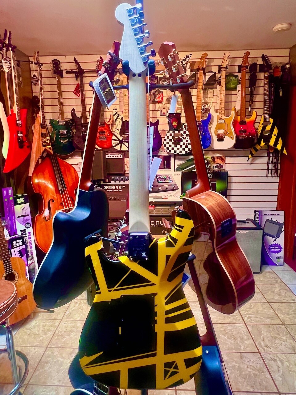 EVH Striped Series Guitar, Line 6 Spider V 30 MkII Amp & Relay G10TII Wireless