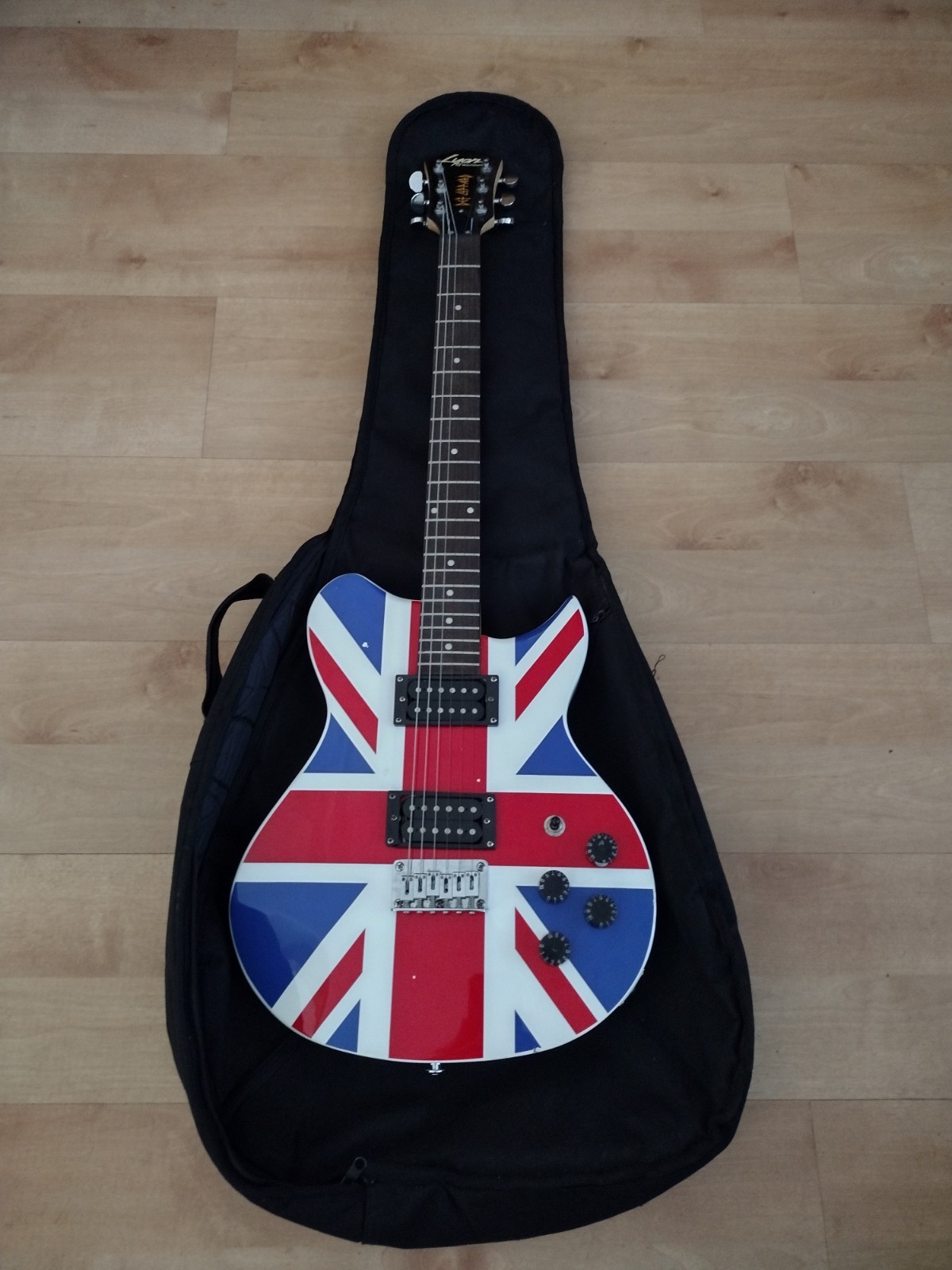 Washburn Lyon Union Jack electric guitar – Def Leppard model