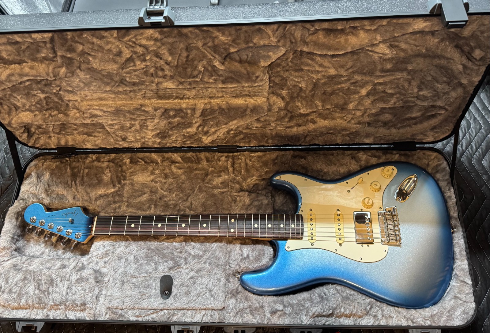 2021 Fender American Showcase Strat Sky Burst Metallic Excellent Condition