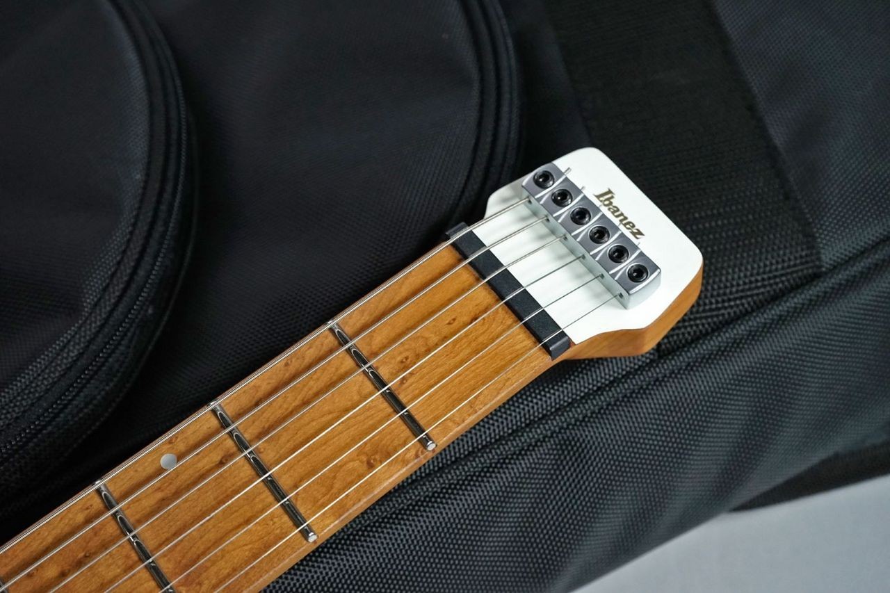 Ibanez ICHI10 VWM Ichika Nito Signature Headless Guitar Vintage White Matte New