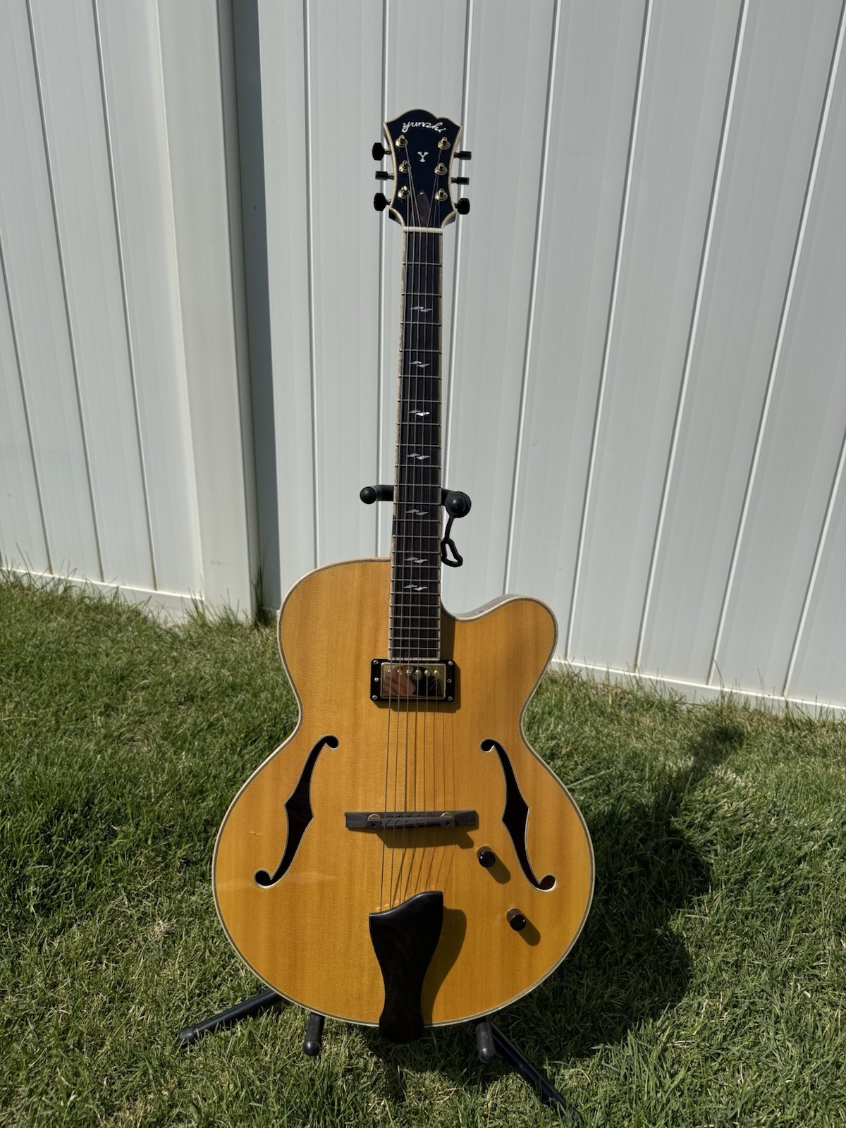 Yunzhi Jazz Box Archtop Guitar Solid Spruce Top 2024