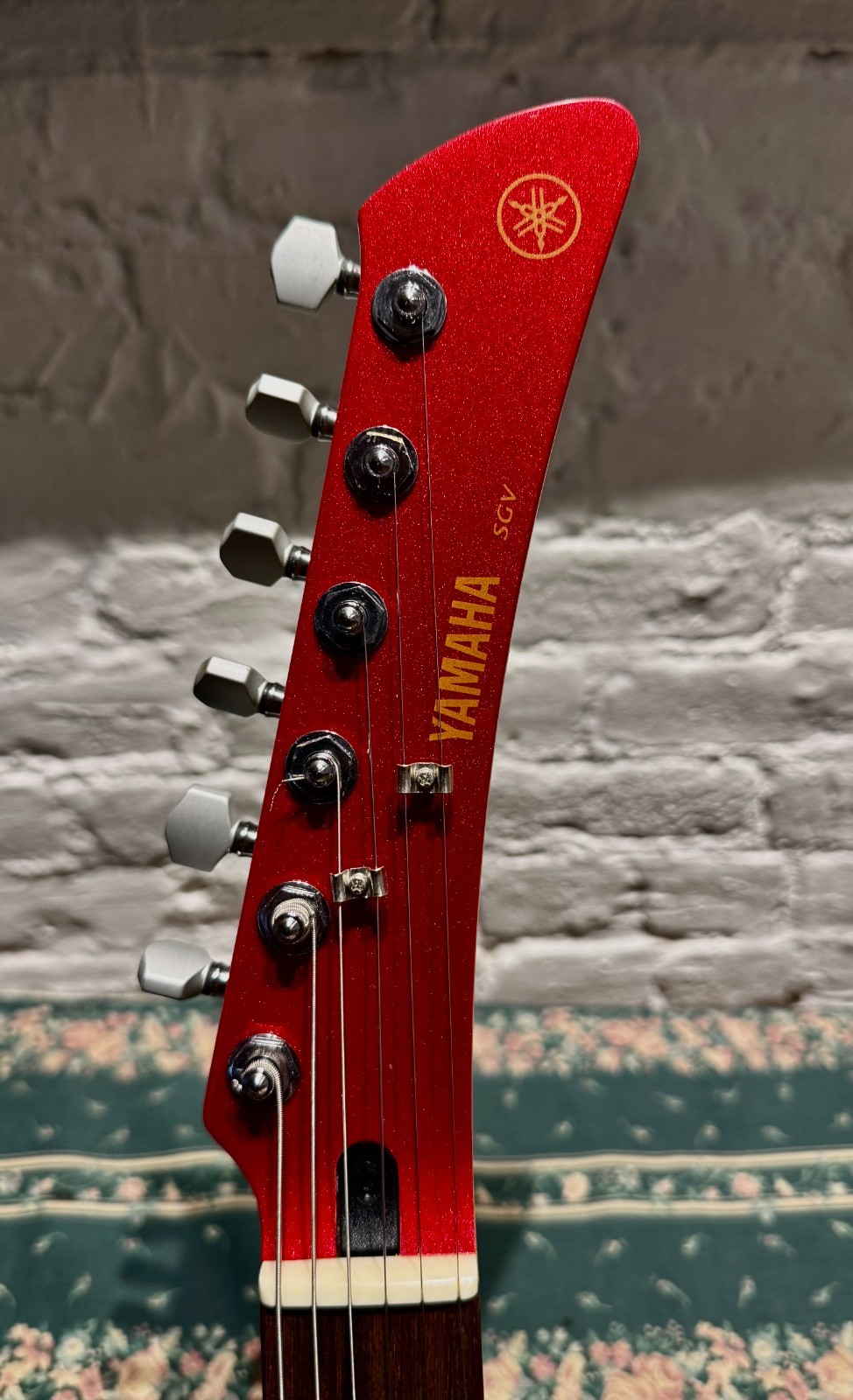 Yamaha SGV 300 Unique/Rare Electric Solid Body Guitar MInt Condition