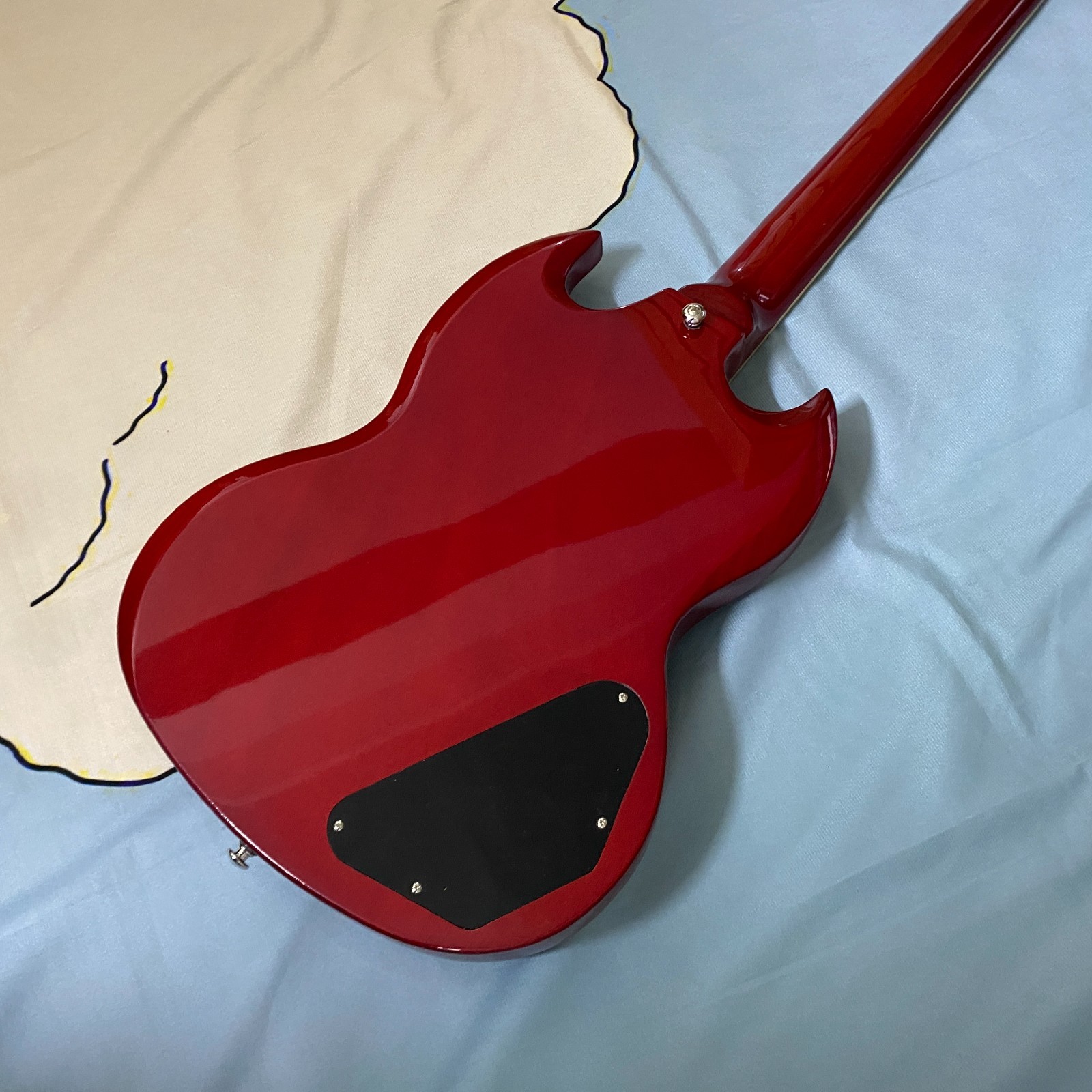 Cherry Red electric guitar Mahogany body HH pickups rosewood fretboard