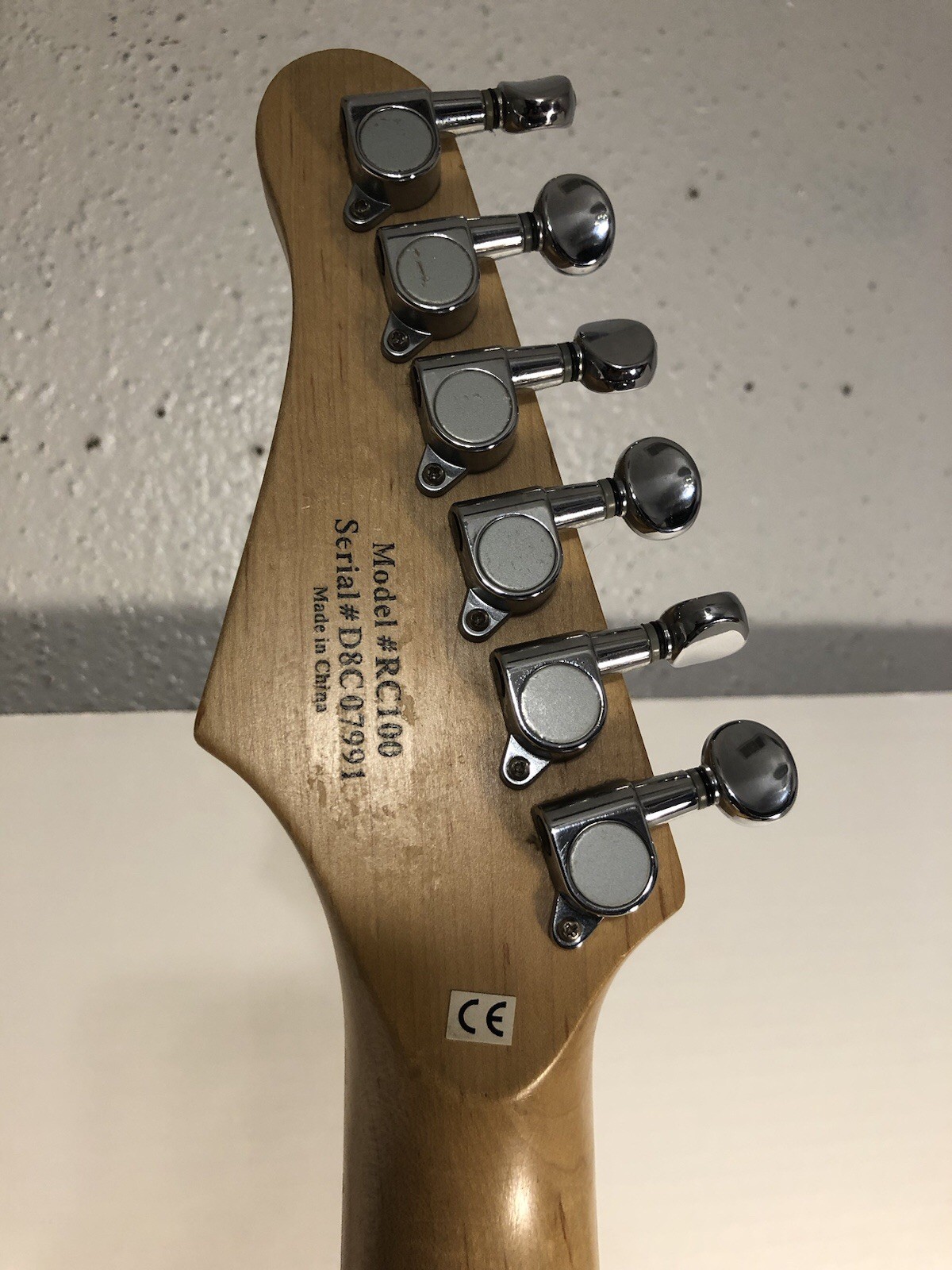 AUSTIN STRAT STYLE ELECTRIC GUITAR, RARE SUNBURST COLOR CR100