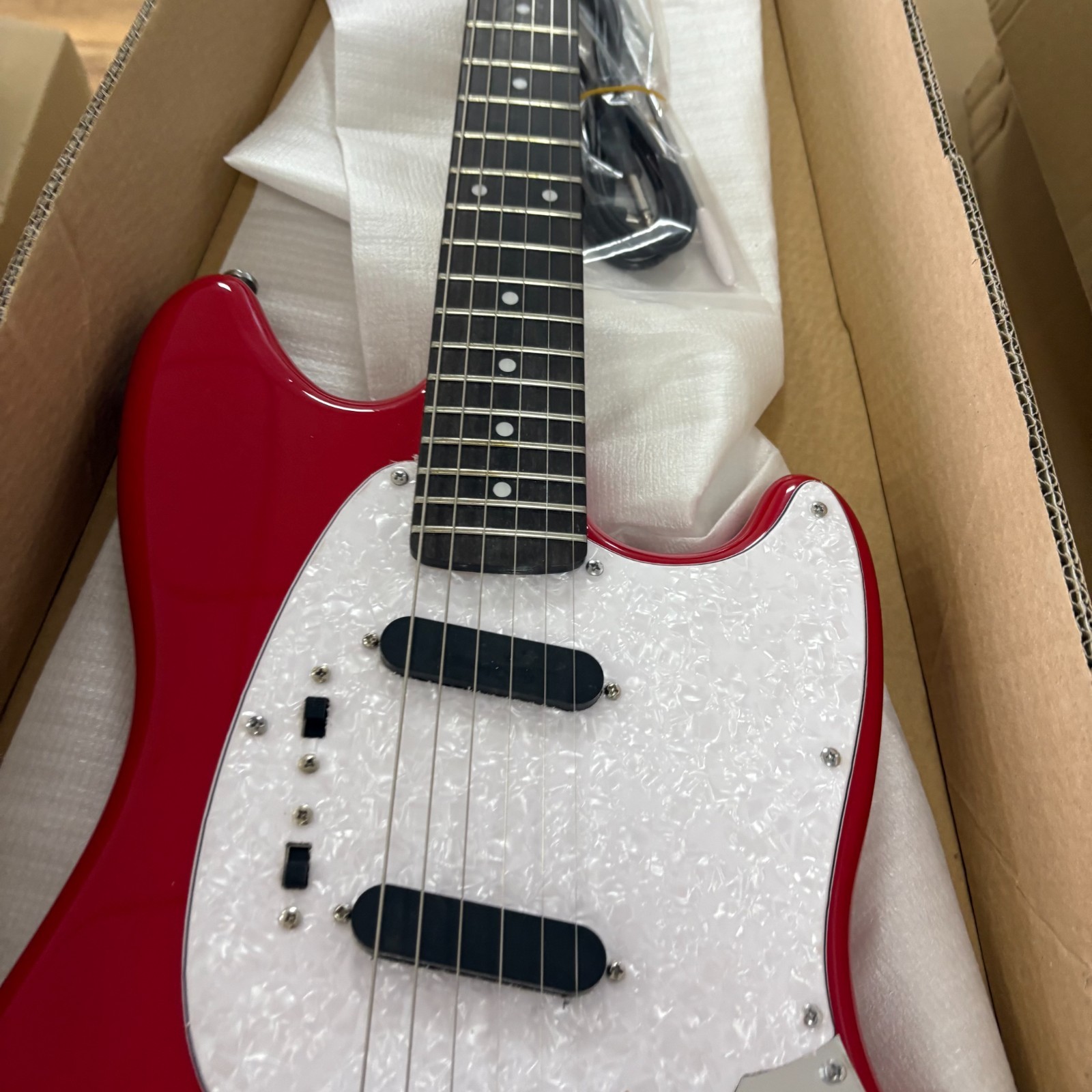 Mustang Style Electric Guitar Rosewood Fingerboard Maple Neck