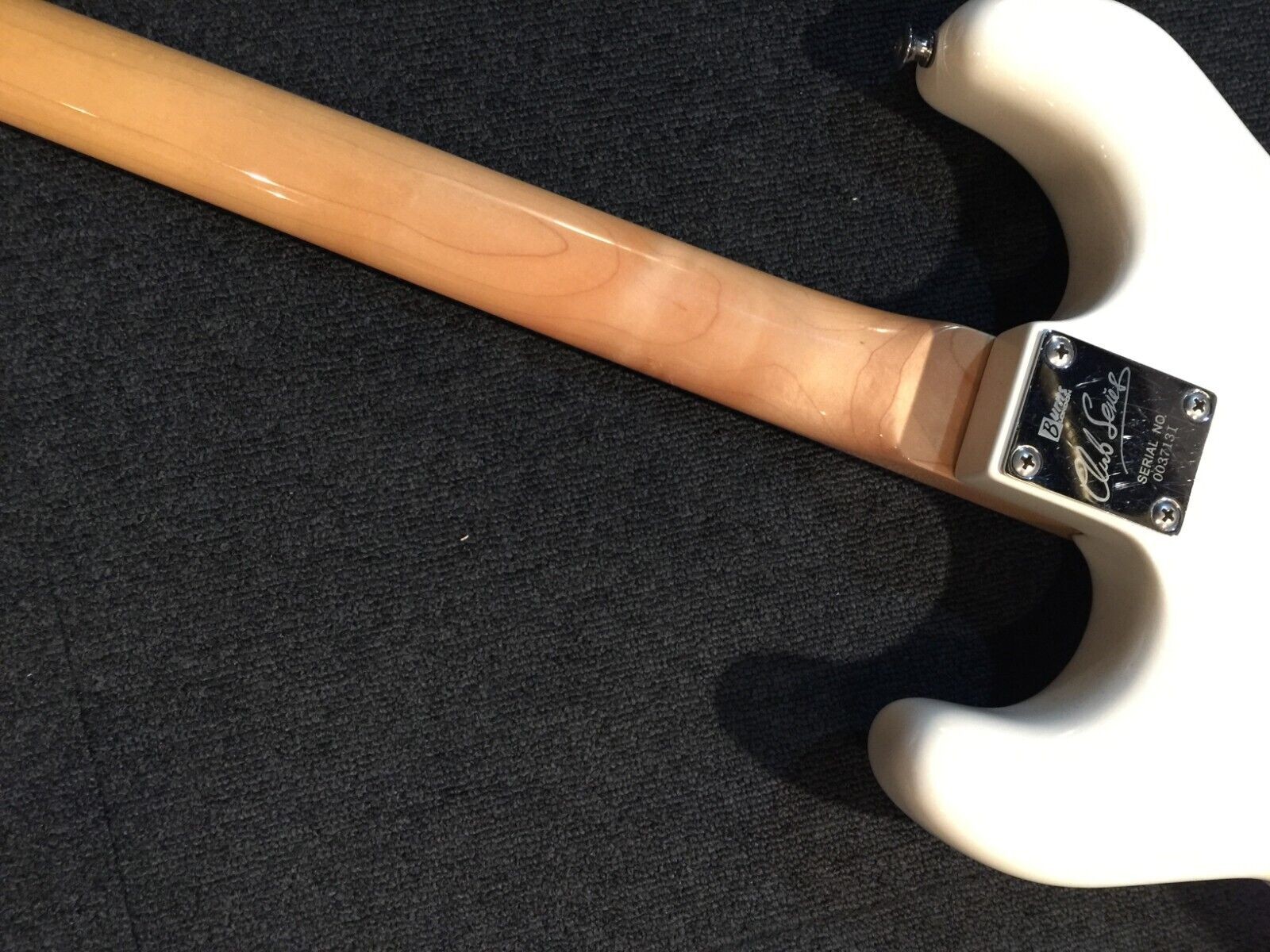 Electric Guitar Burns London Cobra DX Deluxe WHT/R EX White 80% Frets Maple Neck