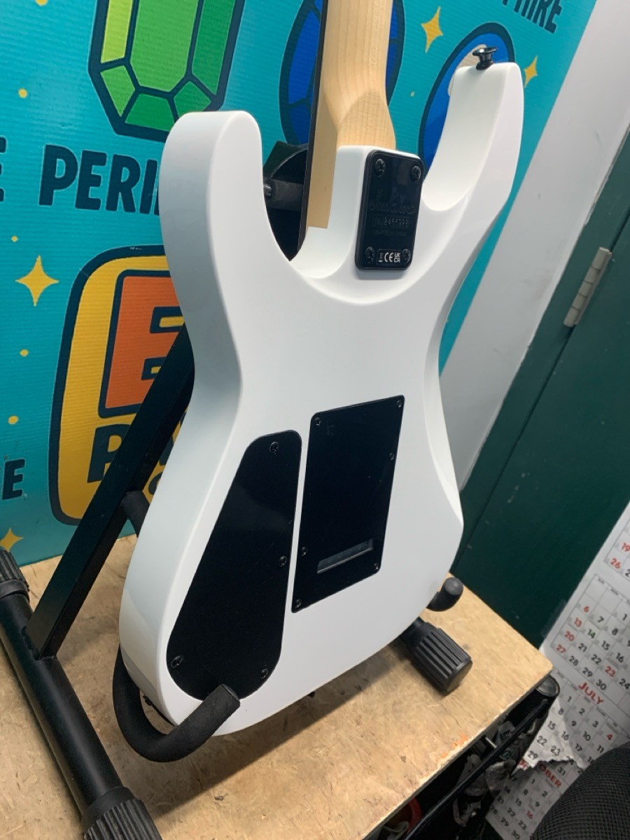 Jackson Dinky JS22 DKA Arch Top Natural Electric Guitar – Snow White (E10047872)