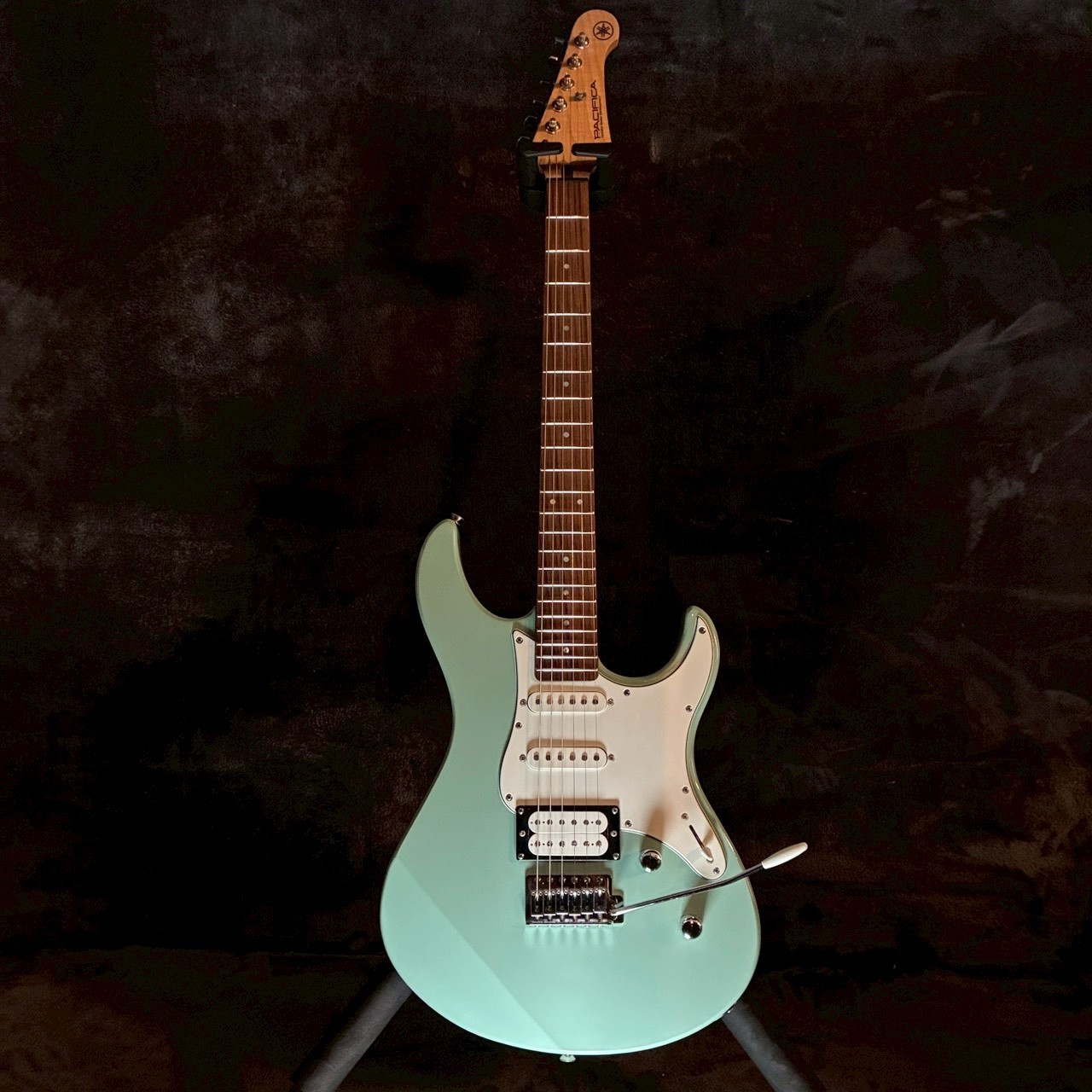 YAMAHA PACIFICA112V Sonic Blue 3.48