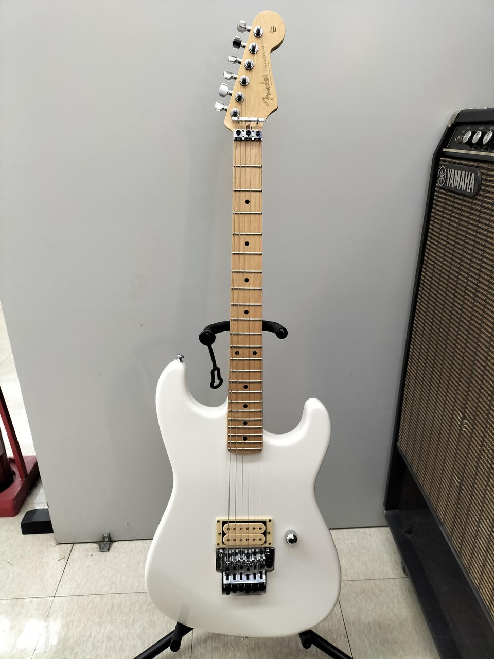 FENDER JAPAN ST-80’S Type LA Stratocaster-type Electric Guitar
